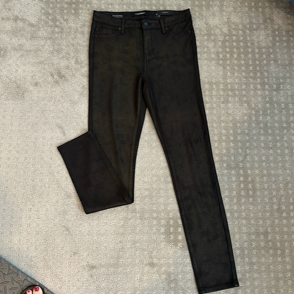 Liverpool Madonna Legging, Size 8, Snake skin look